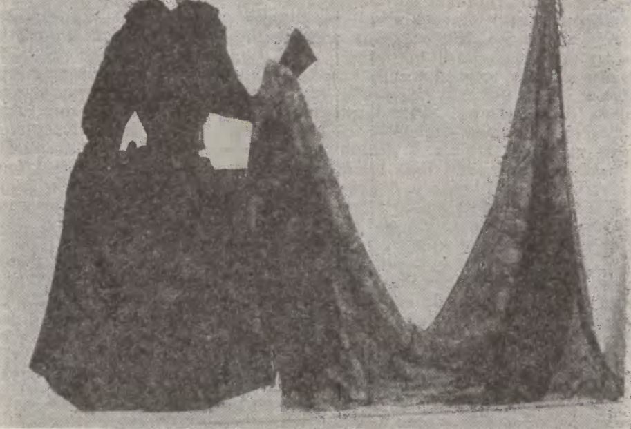 Krajeńska czarna suknia ślubna. Źródło: Niedźwiecki J., „Zarys wybranych zagadnień tradycyjnej kultury Krajniaków Złotowskich”, „Koszalińskie Zeszyty Muzealne” 1973, nr 3.